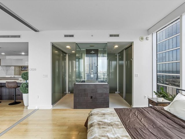 1040 Biscayne Blvd 1107, Miami, FL 33132