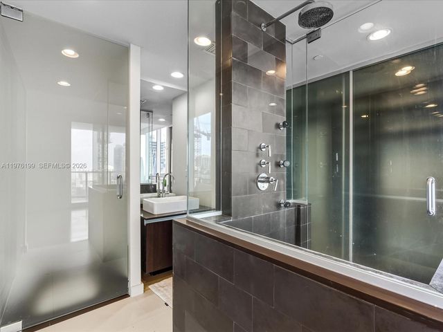 1040 Biscayne Blvd 1107, Miami, FL 33132