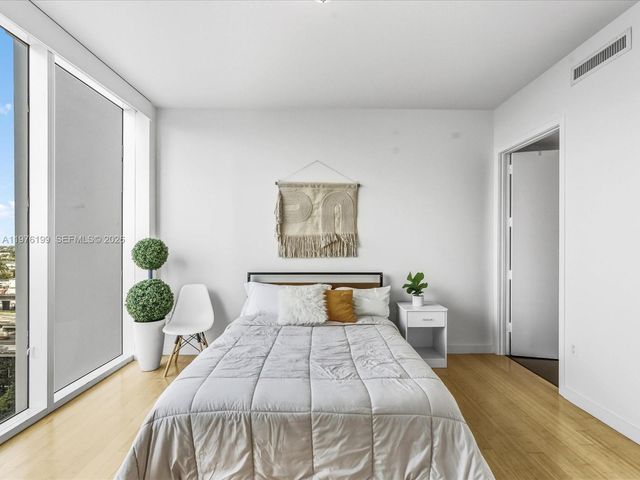 1040 Biscayne Blvd 1107, Miami, FL 33132