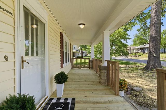 1307 Spruce Street, Leavenworth, KS 66048
