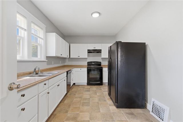 1307 Spruce Street, Leavenworth, KS 66048