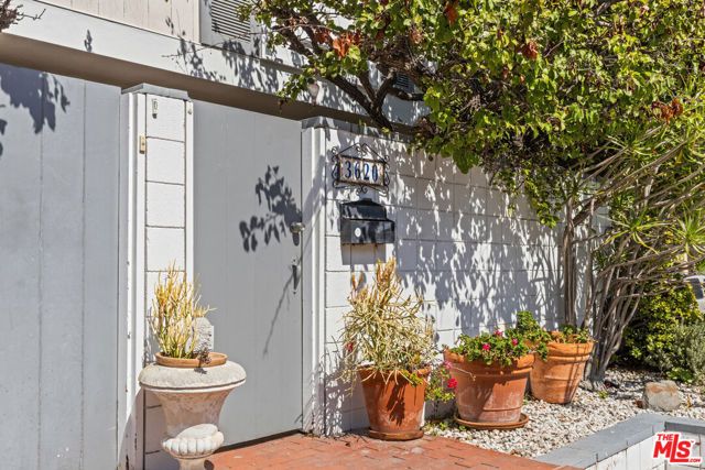 3620 Pacific Avenue 2, Los Angeles, CA 90292