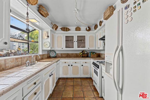 3620 Pacific Avenue 2, Los Angeles, CA 90292