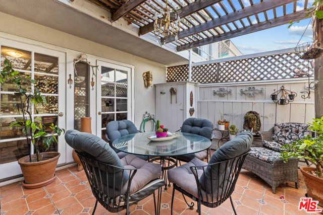 3620 Pacific Avenue 2, Los Angeles, CA 90292