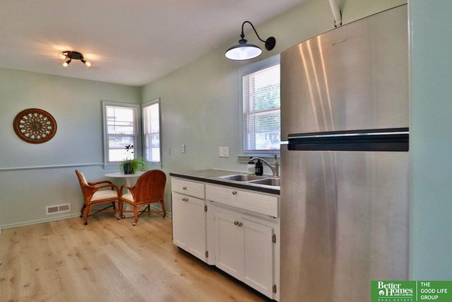 1805 N 78 Street, Omaha, NE 68114
