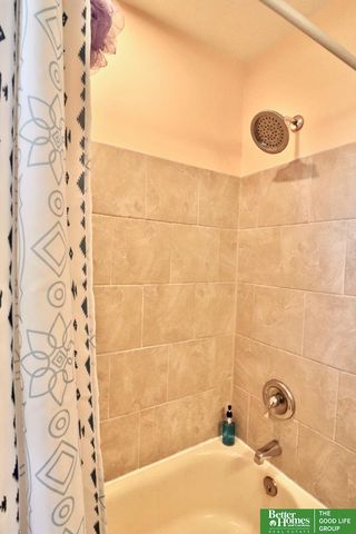 1805 N 78 Street, Omaha, NE 68114