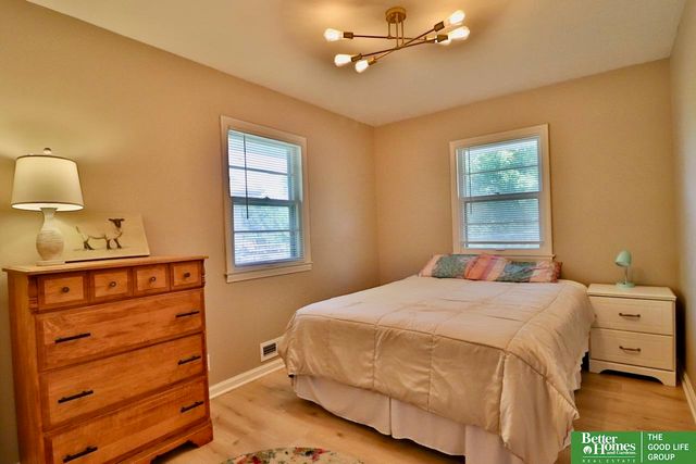 1805 N 78 Street, Omaha, NE 68114