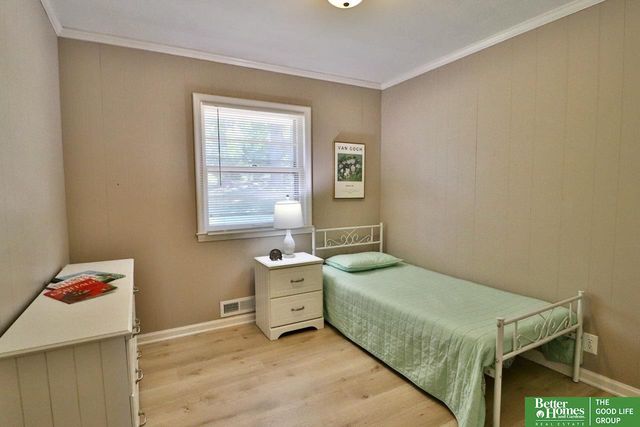 1805 N 78 Street, Omaha, NE 68114