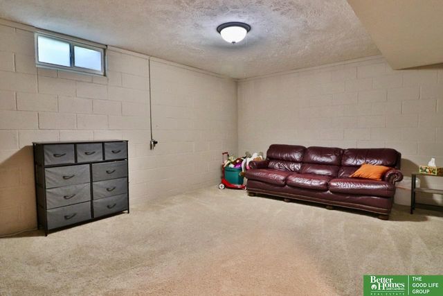 1805 N 78 Street, Omaha, NE 68114