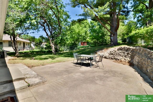 1805 N 78 Street, Omaha, NE 68114