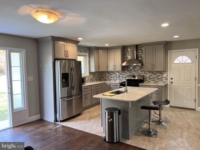 4106 SOUTHEND RD, Rockville, MD 20853