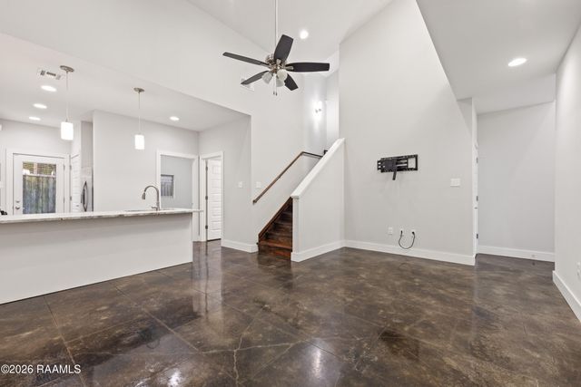 209 Highland Park Lane, Lafayette, LA 70508