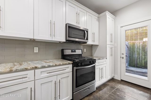 209 Highland Park Lane, Lafayette, LA 70508