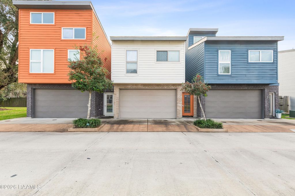 209 Highland Park Lane, Lafayette, LA 70508