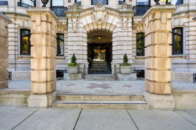 390 Commonwealth Ave 809, Boston, MA 02215