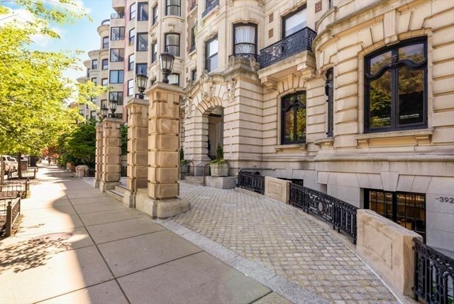 390 Commonwealth Ave 809, Boston, MA 02215