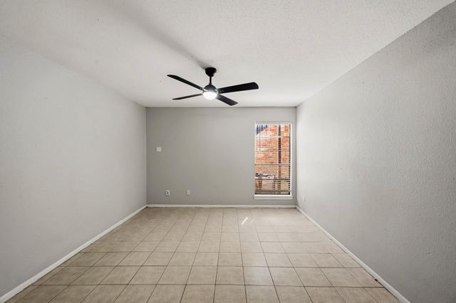 9616 Long Point Road 33, Houston, TX 77055