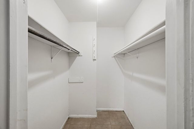 9616 Long Point Road 33, Houston, TX 77055