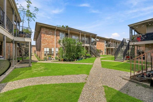 9616 Long Point Road 33, Houston, TX 77055