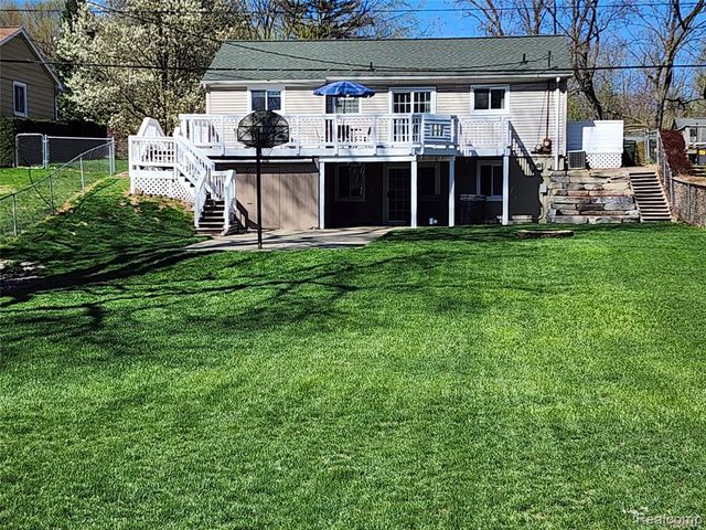 635 Sherry Drive, Lake Orion, MI 48362