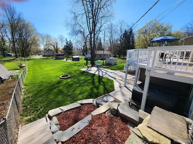 635 Sherry Drive, Lake Orion, MI 48362