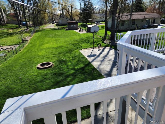 635 Sherry Drive, Lake Orion, MI 48362
