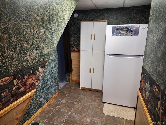 635 Sherry Drive, Lake Orion, MI 48362