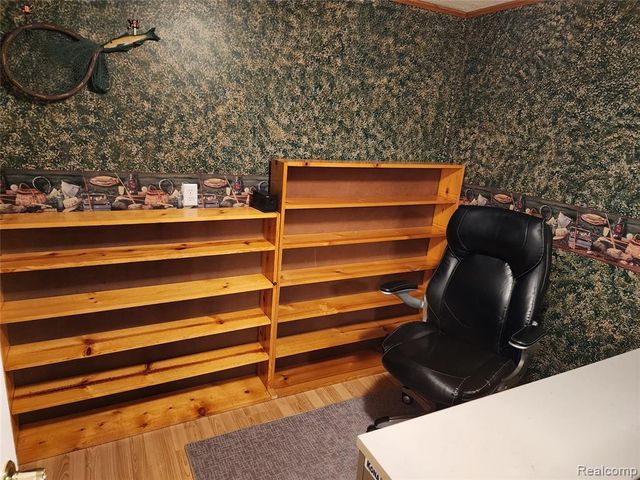 635 Sherry Drive, Lake Orion, MI 48362