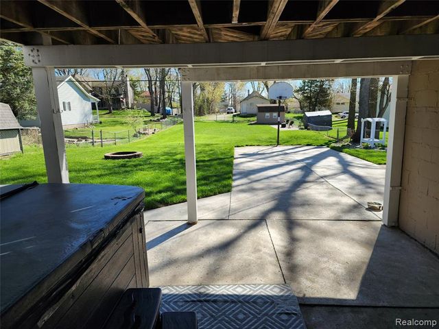 635 Sherry Drive, Lake Orion, MI 48362