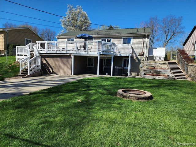 635 Sherry Drive, Lake Orion, MI 48362