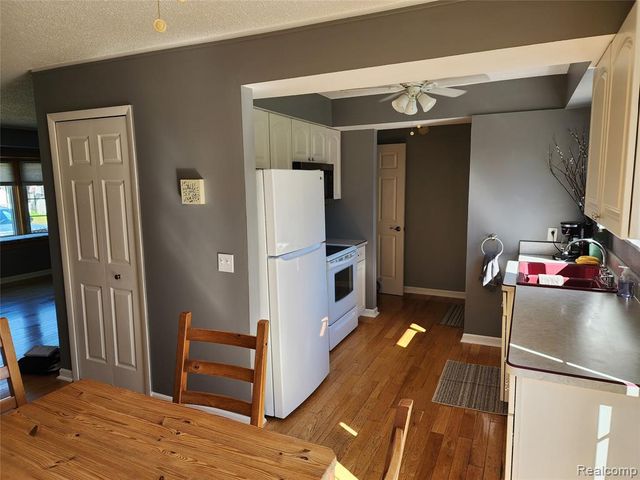 635 Sherry Drive, Lake Orion, MI 48362