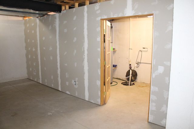 12361 Spencer Lane, Carleton, MI 48117