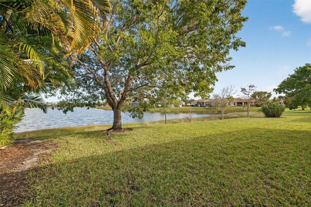 9922 SW Glenbrook Dr, Port St. Lucie, FL 34987