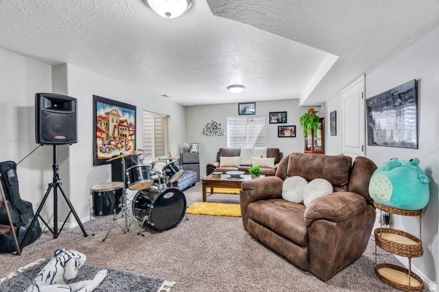 4618 W OYSTER SHELL RD, South Jordan, UT 84009