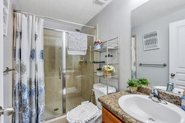 4618 W OYSTER SHELL RD, South Jordan, UT 84009