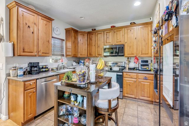 4618 W OYSTER SHELL RD, South Jordan, UT 84009