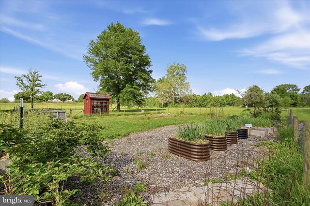 4737 VALLEY PIKE, Stephens City, VA 22655