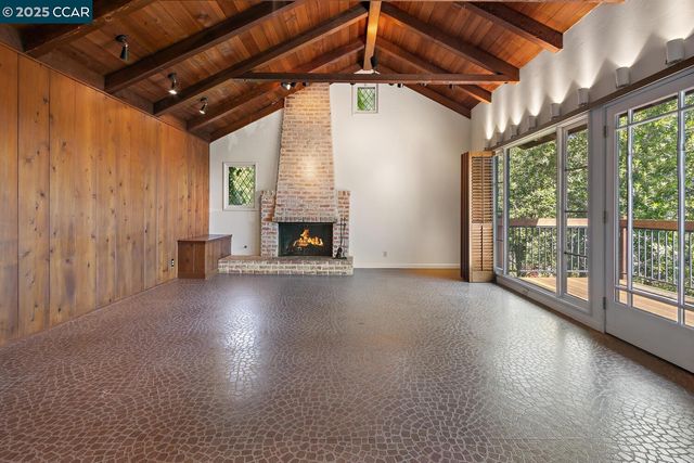 37 La Madronal, Orinda, CA 94563