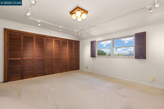 37 La Madronal, Orinda, CA 94563