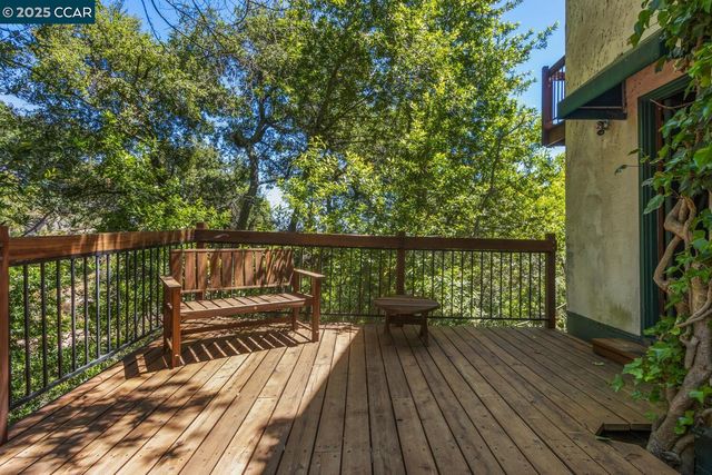 37 La Madronal, Orinda, CA 94563