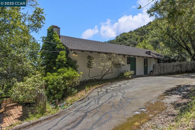 37 La Madronal, Orinda, CA 94563