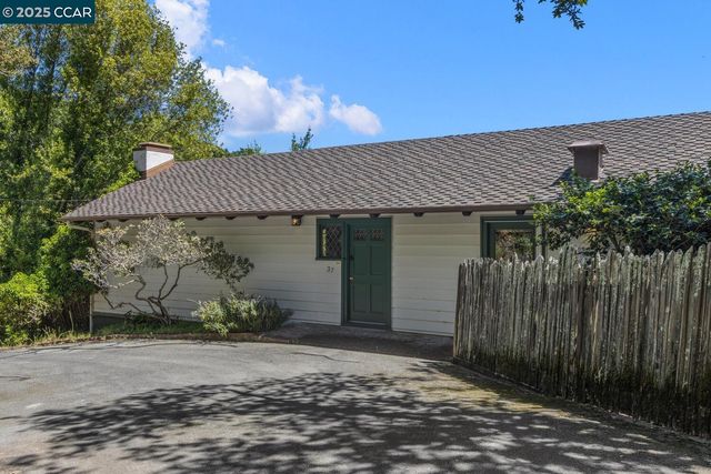 37 La Madronal, Orinda, CA 94563