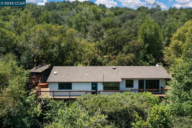 37 La Madronal, Orinda, CA 94563