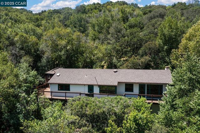 37 La Madronal, Orinda, CA 94563