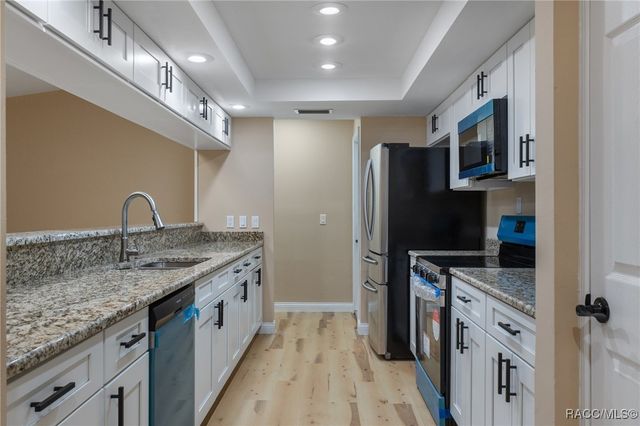 4856 S Driftwood Way, Homosassa, FL 34448