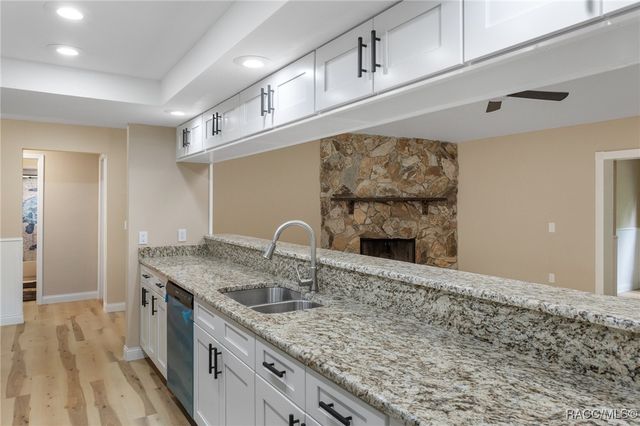 4856 S Driftwood Way, Homosassa, FL 34448