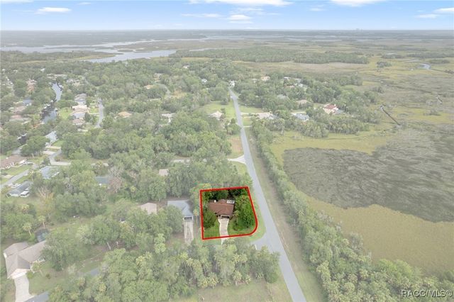 4856 S Driftwood Way, Homosassa, FL 34448