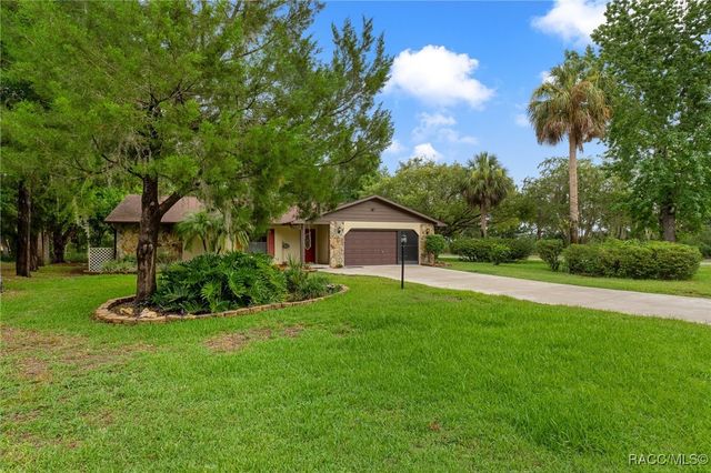 4856 S Driftwood Way, Homosassa, FL 34448