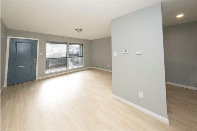 2610 Ektom DR B, Austin, TX 78745