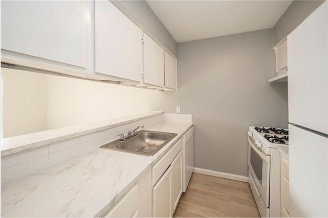 2610 Ektom DR B, Austin, TX 78745